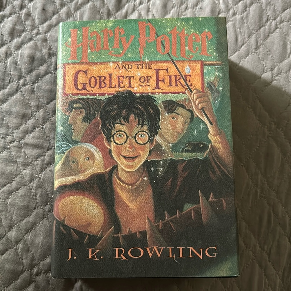 HARRY POTTER AND THE GOBLET OF FIRE HARDBACK COVER - BOOK 4 (2000)